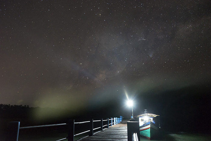 夜には満天の星空が広がる