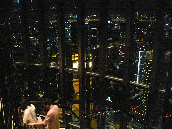 店内から見える夜景