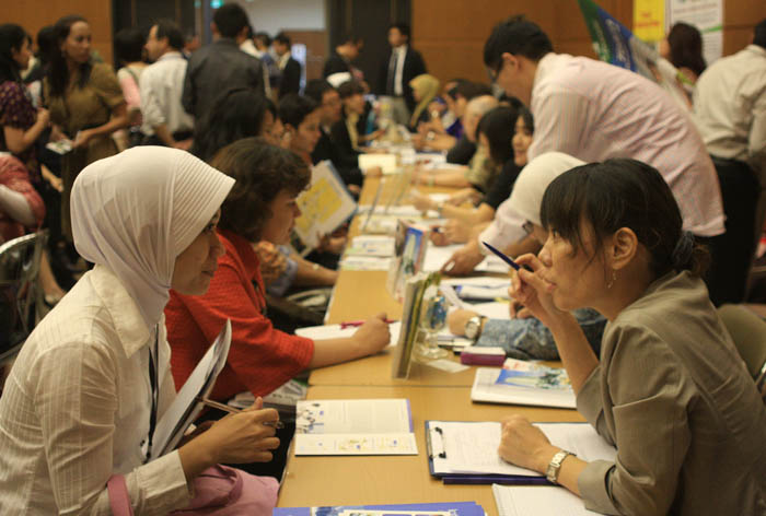 「今後も日イの懸け橋に」　帰国看護師支援で就職説明会　34社が参加　「日本式」学習を評価