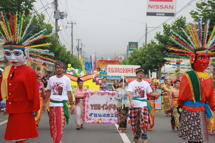 【ジャカルタ日本祭り特集】　気仙沼の特大パノラマ作品も　毎年恒例の写真展　スナヤン・モナスで