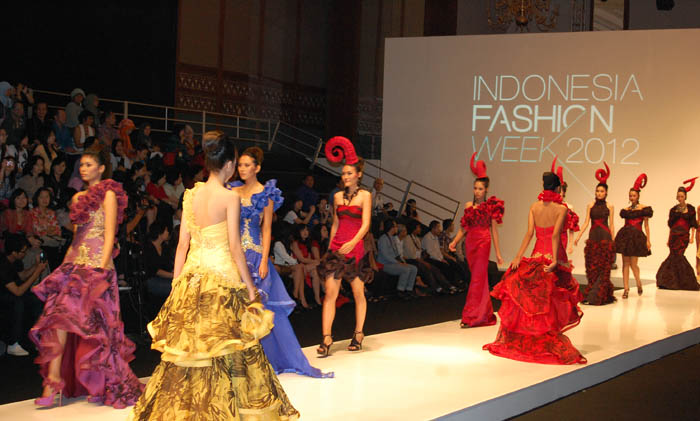 「世界の中心地目指す」　官民挙げて産業振興　インドネシア・ファッション　・ウィーク初開催 