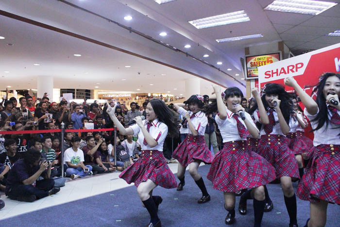 ＪＫＴ４８を起用　「会える」アイドル魅力　シャープ 
