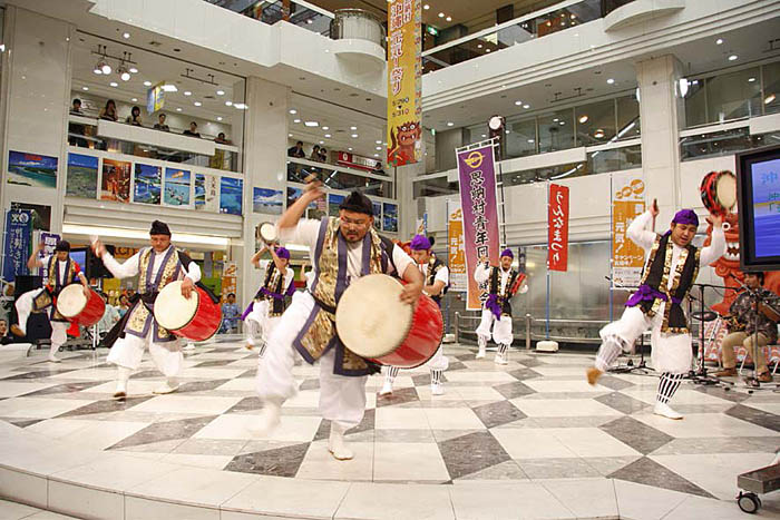 沖縄伝統の舞い　古都の夜舞台に　ソロでエイサー披露へ　恩納村青年団 