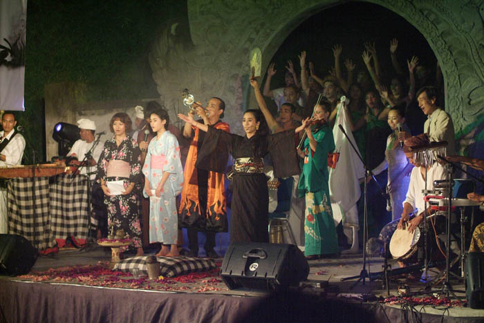 「音楽で祈りを」　有志アーティストら開催　震災祈念イベント　バリ・ギアニャールで
