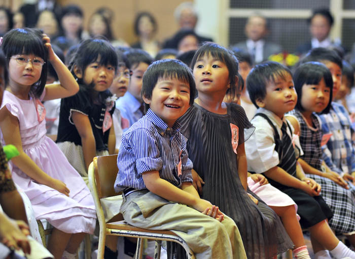 笑顔いっぱい　９８人が新生活　ＪＪＳ幼稚部入園式