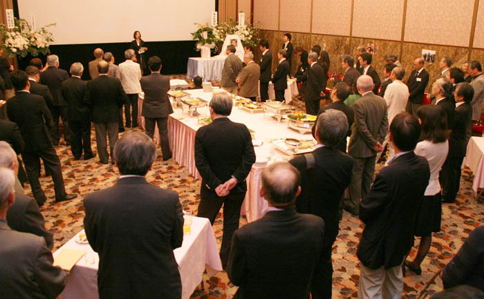 東京で偲ぶ会開く　本紙・草野初代編集長