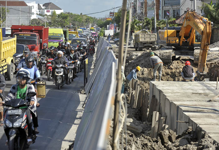 アンダーパスも急げ！　ＡＰＥＣに向け建設