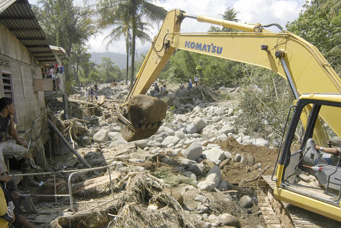 損害４００億ルピア　３６３６人が避難　パダンの鉄砲水