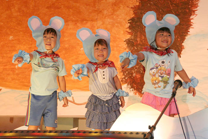 日イの子ども親交深める　スラバヤ日本人学校　国際文化交流会開く