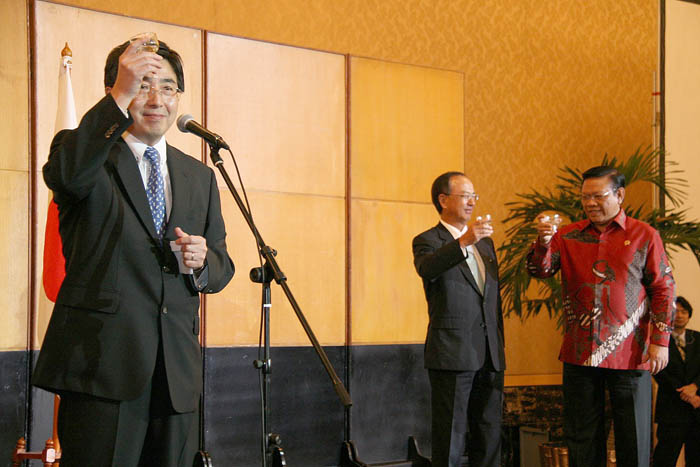 閣僚や在留邦人ら１０００人 天皇誕生日で祝賀会 日本紹介ブースも 