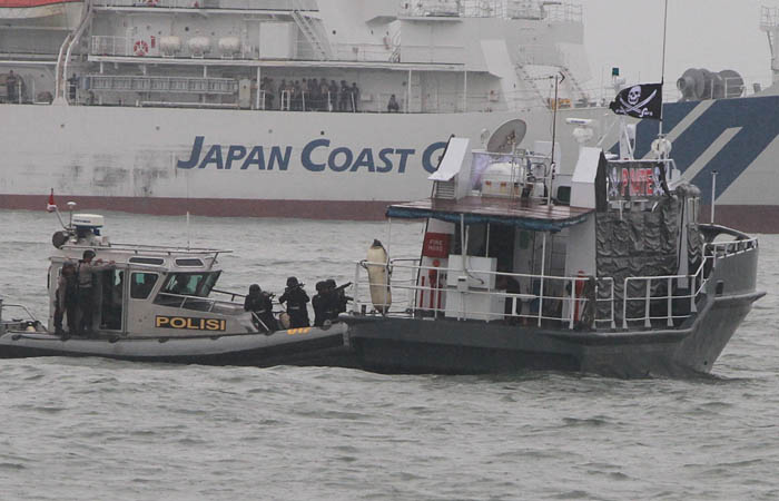 日イが海賊対処訓練　海と空から挟み撃ち　海上保安庁巡視船など