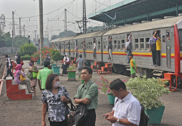 １日６０本増便　運行時間も延長　首都圏通勤電車