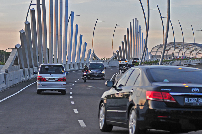 高架道路が開通　英雄「ヌル氏の橋」　西ジャワ州ブカシ市