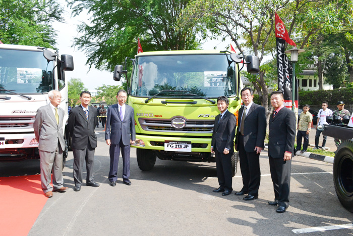 中型トラック車種追加　日野自動車　２.２万台販売目指す