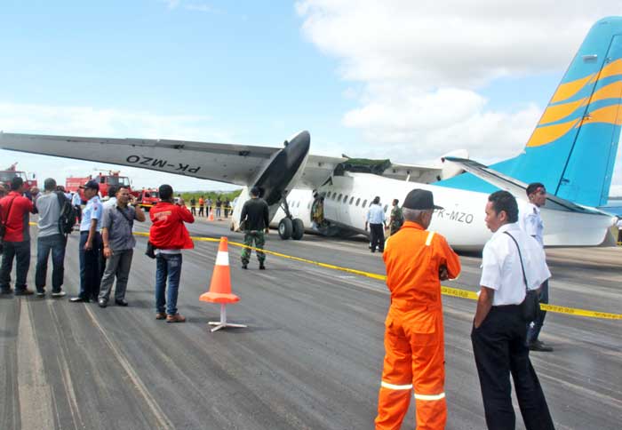 ムルパティ機着陸失敗　搭乗５０人　死者なし　同型、１１年にも墜落