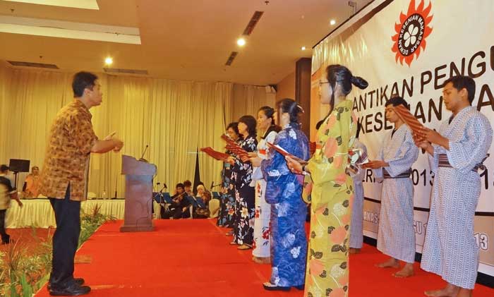 日イ友好の歌を合唱 　 ラグラグ会マカッサル支部