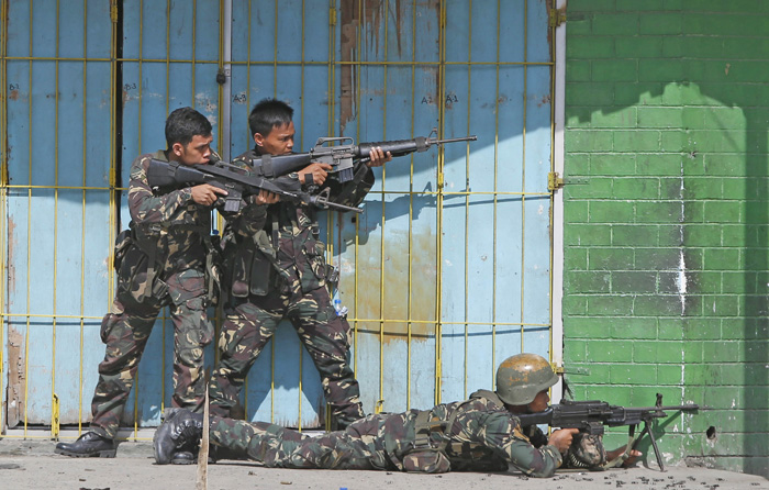 イ政府仲裁の交渉中止　武装勢力襲撃、死者多数　フィリピン南部