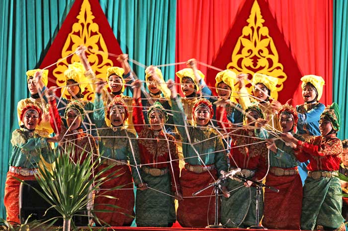 アチェ文化祭で披露　舞踊「タレック・プカット」