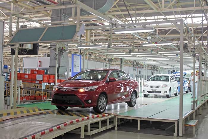 ヴィオス生産を開始　２１５億円、輸入から切り替え　トヨタ