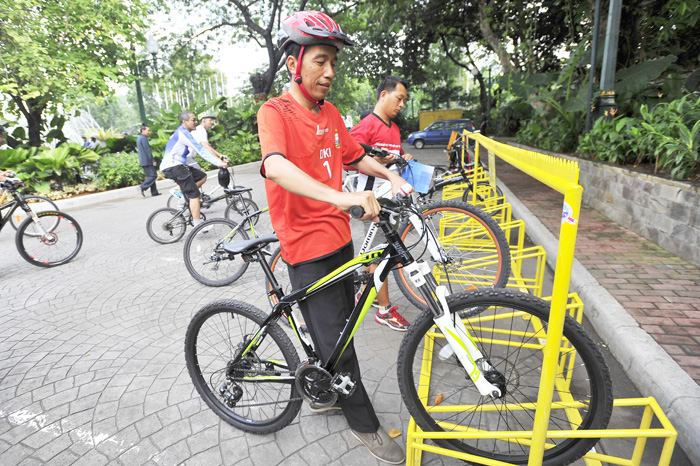 第１金曜は公共交通で　首都で職員の車通勤を禁止　　ジョコウィ知事は自転車利用
