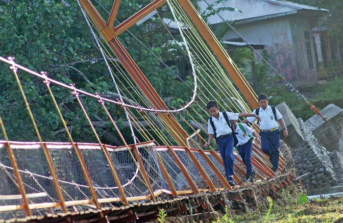 命がけの通学