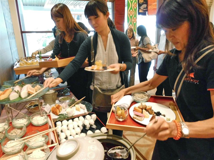 ササニシキのおにぎりいかが　宮城県の食品展示試食会　