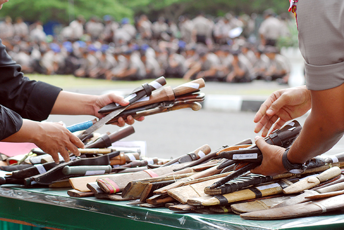 アチェで武器１０００点を押収