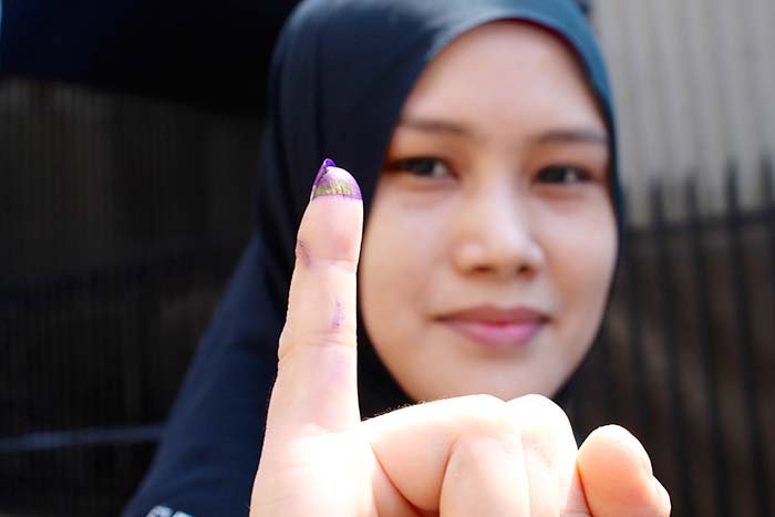 大統領選、街の表情　「インドネシアは一つ」　２億４千万人の未来託した一票　