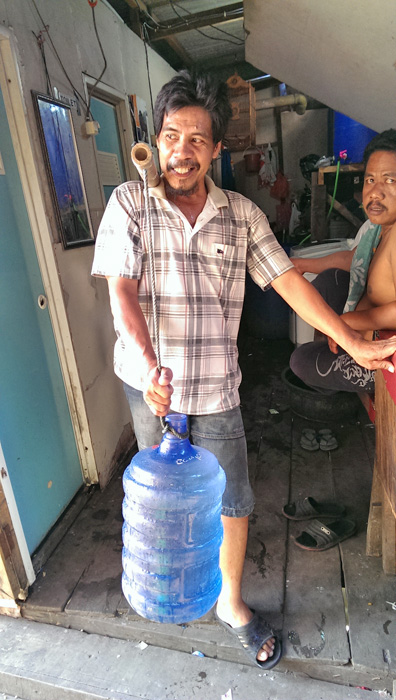 【ジャカルタ・フォーカス】清潔な水が欲しい　沈みゆく北ジャカルタ