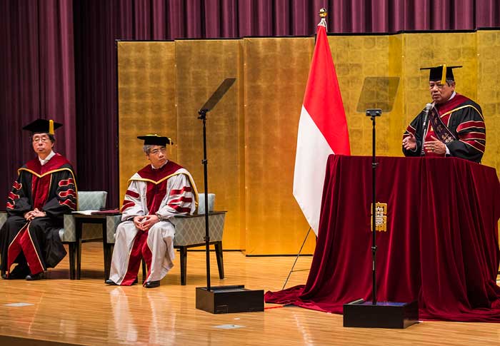 ユドヨノ氏に名誉博士号　１０年振り返る講演も　立命館大学