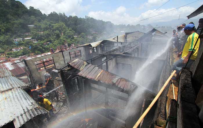 住民が消火に２時間