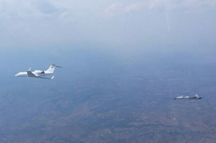 小型ジェットを強制着陸　サウジ政府関係者搭乗