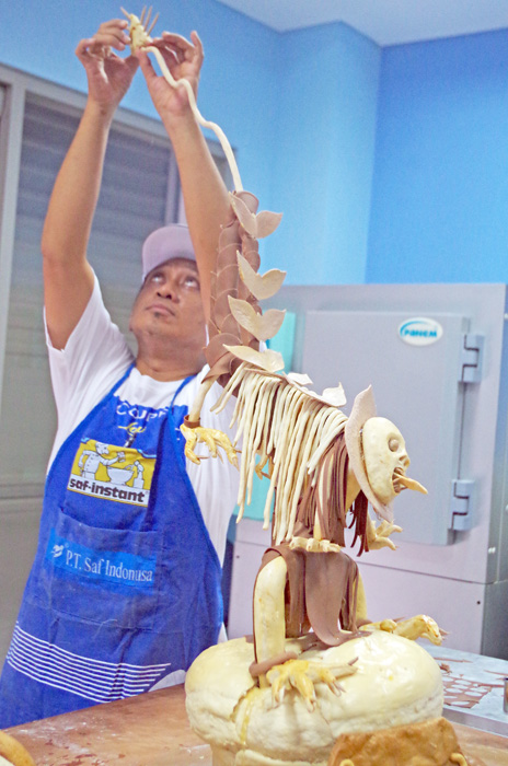 パン作りの技術競う　森さんがイ代表指導　世界大会予選