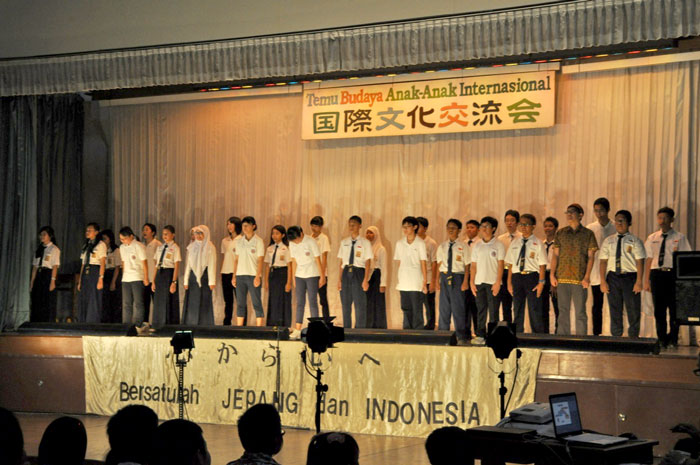 元残留日本兵小野さんの劇も　国際文化交流会で　スラバヤ日本人学校