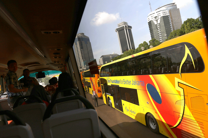 無料バス、まず５台　ジャカルタ政府に寄付　禁止二輪車の代替手段