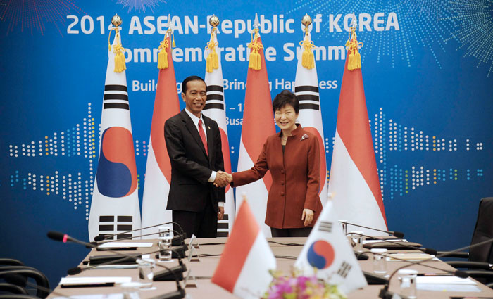 ジョコウィ氏が訪韓　貿易投資促進で一致　朴大統領と会談