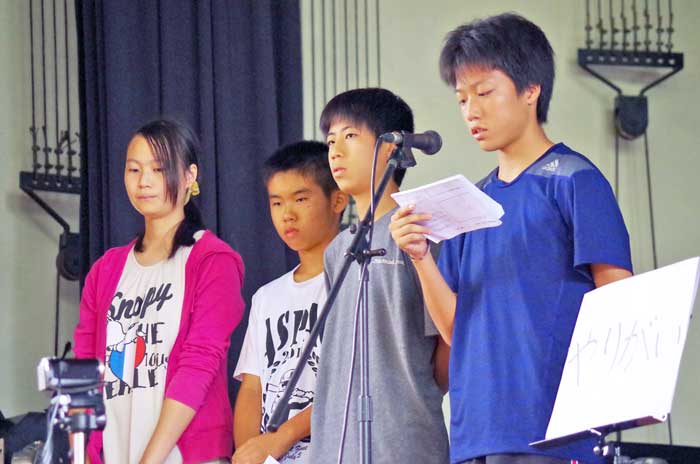 仕事の大変さ学んだ　職場体験を生徒が発表　ＪＪＳ中学部２年