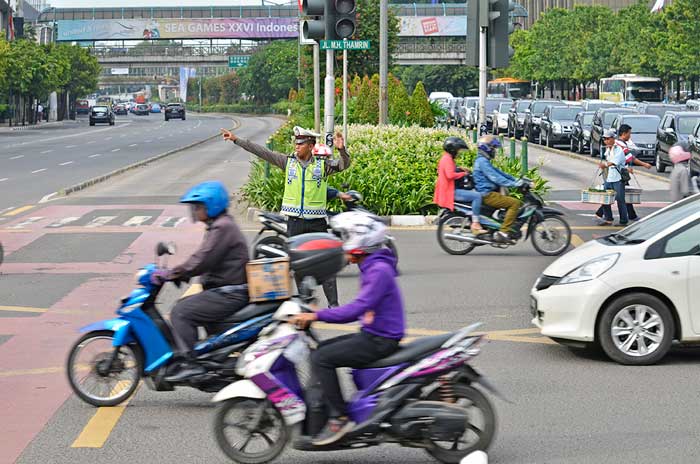 バイク通行禁止はじまる　「運転手は理解して」　ＨＩ〜イスタナのタムリン通りなど