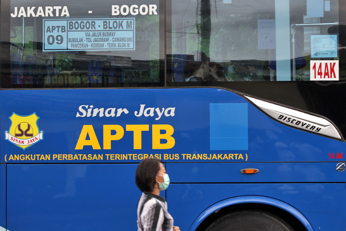 接続バスの乗り入れ制限　ジャカルタ州、違反横行で
