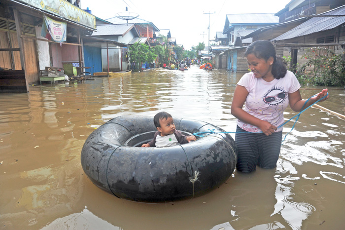 昨年の死者３５５人に　洪水・地滑りなど災害