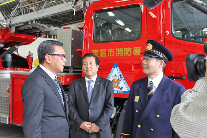 消防車、ありがとう　愛媛県を訪問　南スラウェシ州　バンタエン県知事