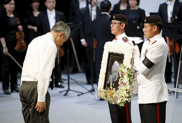 リー元首相の死を悼む　国葬にジョコウィ大統領ら