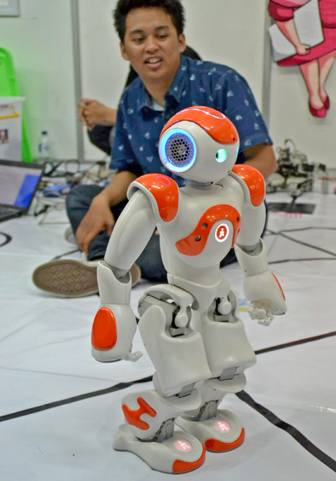 ☆学生の力作ロボット、勢ぞろい