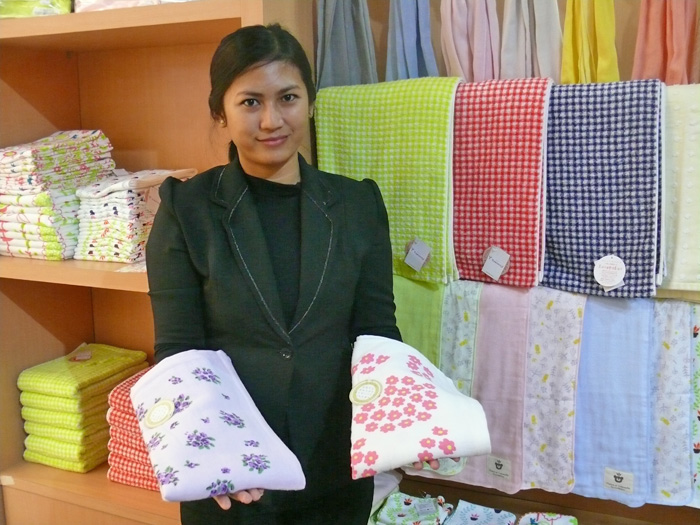 【スナンスナン】インドネシアにぴったり　初のタオル専門店　ＹＡＷＡＲＡＧＩ
