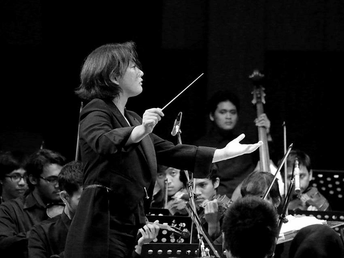 学生と交流、交響楽団に　在パリ指揮者・阿部さん設立　ジョクジャの芸大生７０人と