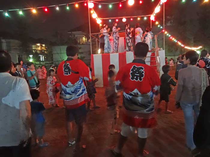 スラバヤで盆踊り　東ジャワ日本人会