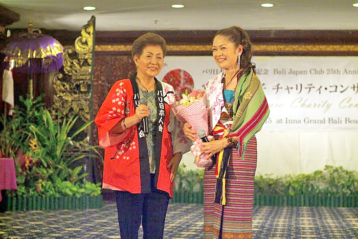 支援の歌声、南の島から　宮良さん慈善コンサート　バリ日本人会２５周年行事