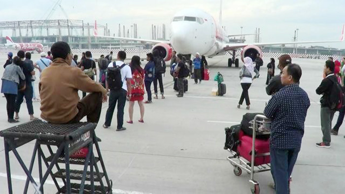 怒った乗客が離陸阻止　ライオンエア　トラブル相次ぐ　運輸省が処分検討