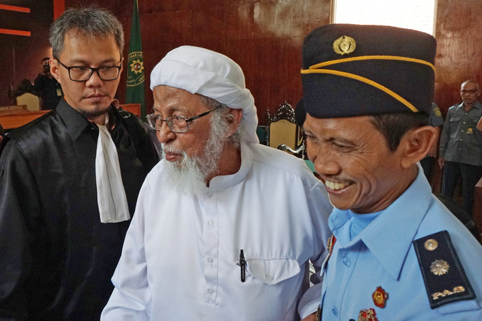 バアシル受刑者再審請求　テロ資金提供を否認