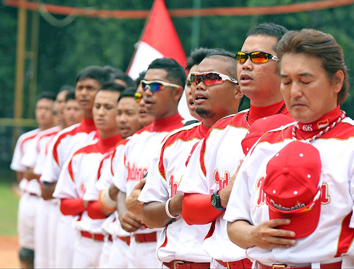 日本から選抜チーム　東都準硬野球連盟　プロの野球教室も